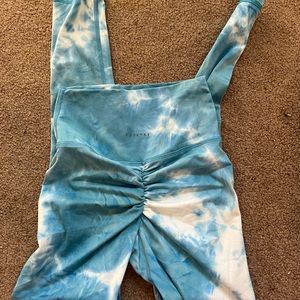 agent84 tiedye scrunch leggings